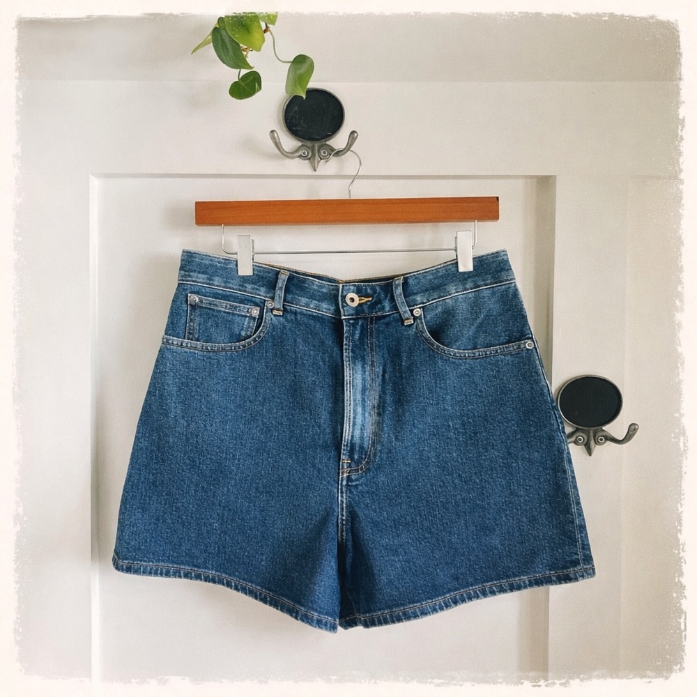 ⭐️SOLD Everlane Medium Wash Denim Shorts – Size 30